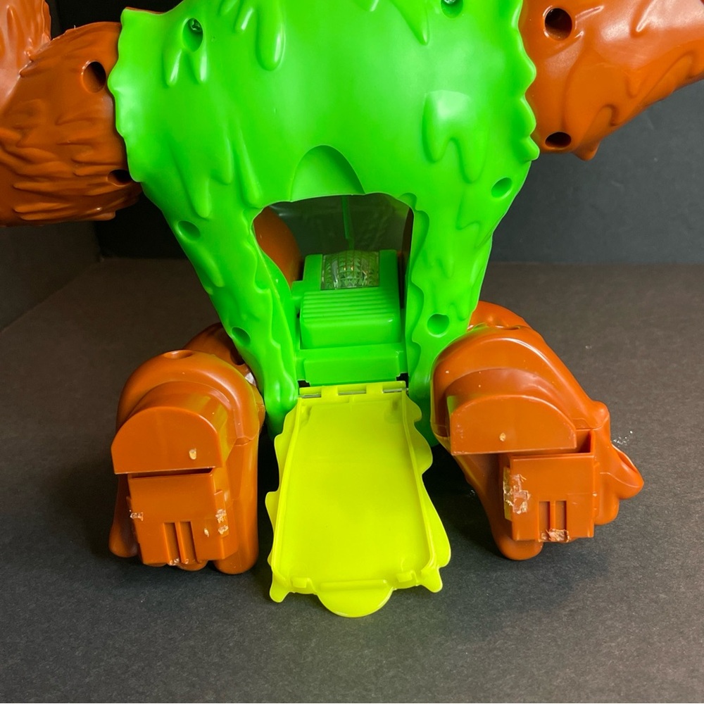 Hot Wheels Toxic Gorilla Bus Slam Action Figure Lights Sounds Gorilla WORKS - Picture 6 of 14